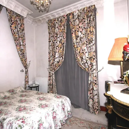 Cit'hotel Marie Stuart 3*