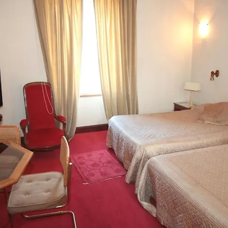 Cit'hotel Marie Stuart 3* 永河畔拉罗什