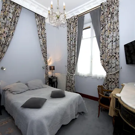 Cit'hotel Marie Stuart 3*